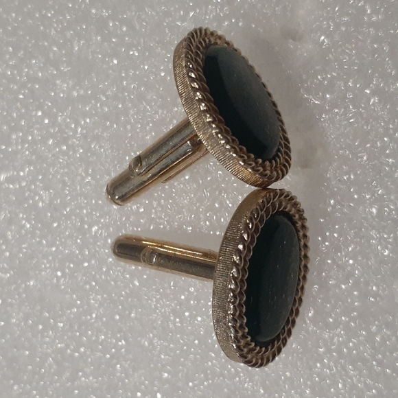 Men's goldtone green cabochon cufflinks - Picture 3 of 5